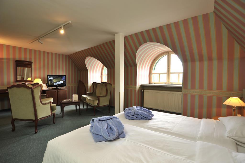 โกลเดน ทิวลิป โฮเทล เดอ เมดิซี Hotel บรูจส์ ภายนอก รูปภาพ